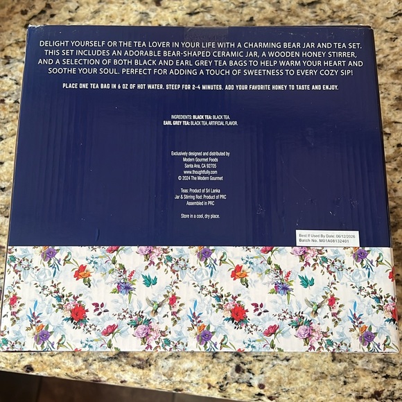 Honey bear and tea set - Picture 3 of 3